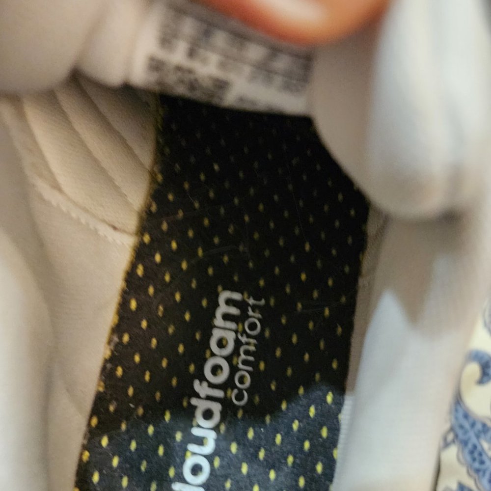 Adidas - Picture 4 of 5
